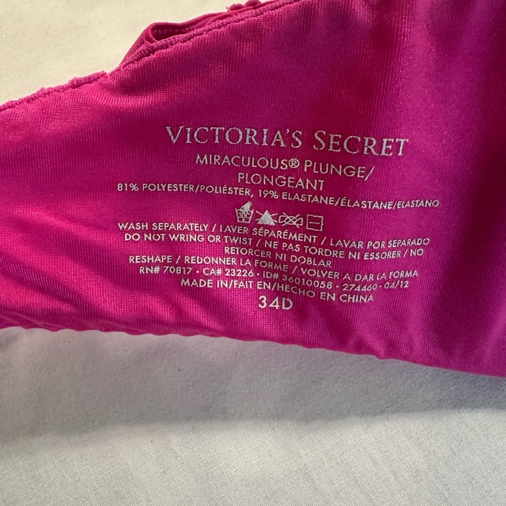 2/$20 🎀 Victoria's Secret Miraculous Plunge Push Up Bra with Sequins 34D PINK - Picture 5 of 7
